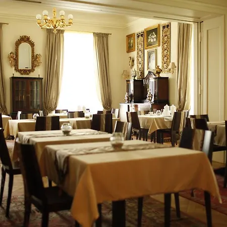 Palac Alexandrow Wroclaw Airport Hotel 4*