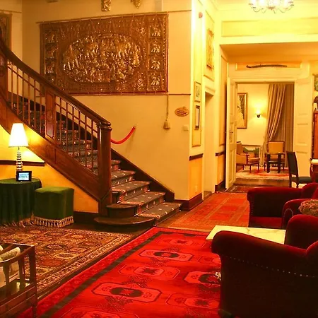 Palac Alexandrow Wroclaw Airport Hotel 4*