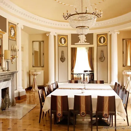 Palac Alexandrow Wroclaw Airport Hotel