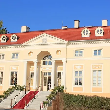 Palac Alexandrow Wroclaw Airport Samotwór