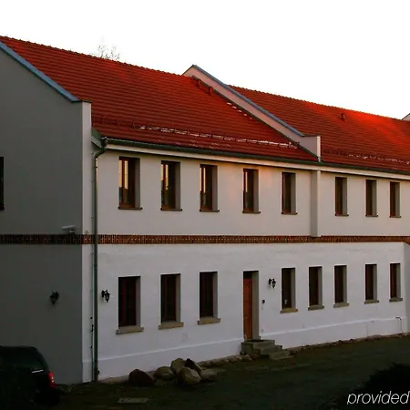 Palac Alexandrow Wroclaw Airport Hotel 4*