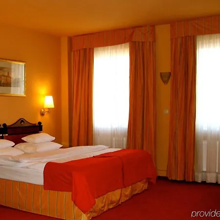 Palac Alexandrow Wroclaw Airport 4* Samotwór