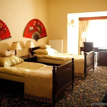 Palac Alexandrow Wroclaw Airport Hotel 4*