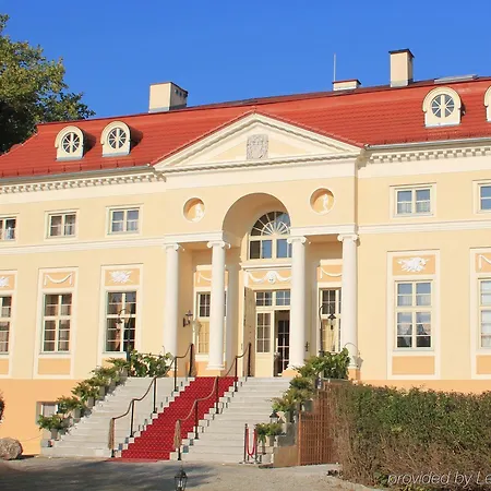 Palac Alexandrow Wroclaw Airport 4* סאמוטבור