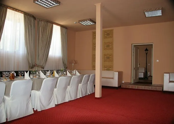 Palac Alexandrow Wroclaw Airport 4* Samotwor