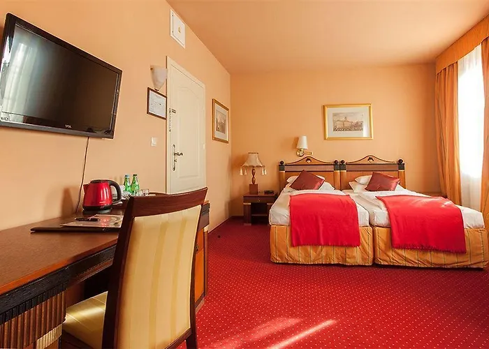 Palac Alexandrow Wroclaw Airport