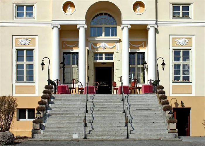 Palac Alexandrow Wroclaw Airport Hotel 4*