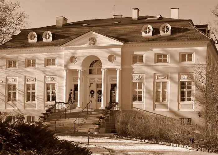 Palac Alexandrow Wroclaw Airport Hotel Samotwor