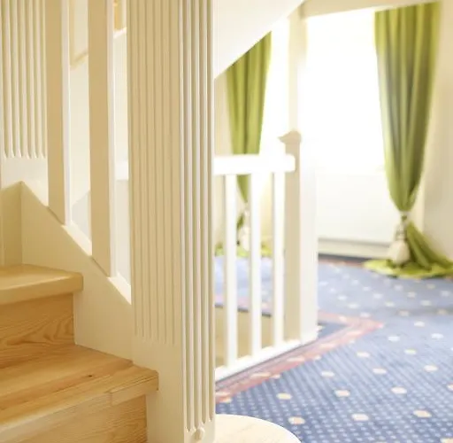 Palac Alexandrow Wroclaw Airport 4*