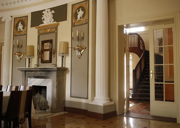 Palac Alexandrow Wroclaw Airport Hotel