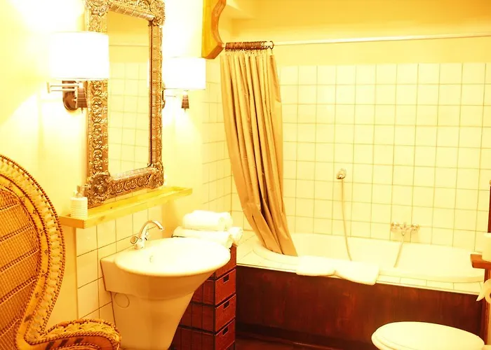 Palac Alexandrow Wroclaw Airport Samotwor