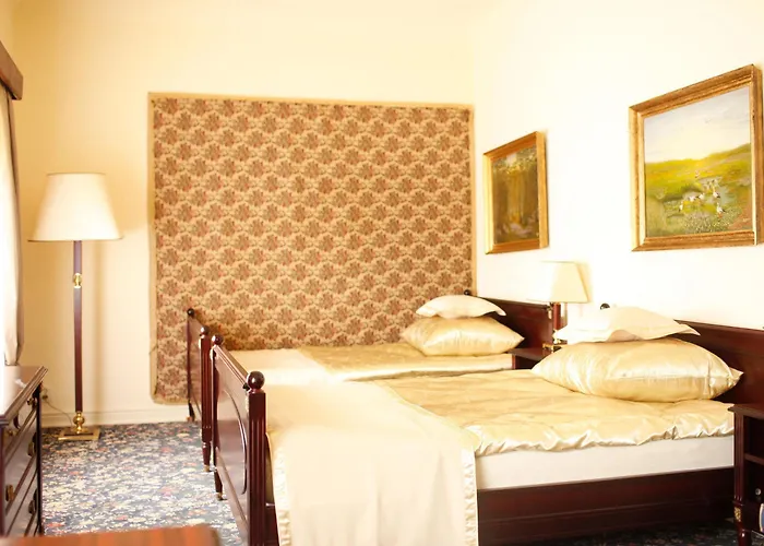 Palac Alexandrow Wroclaw Airport Samotwor