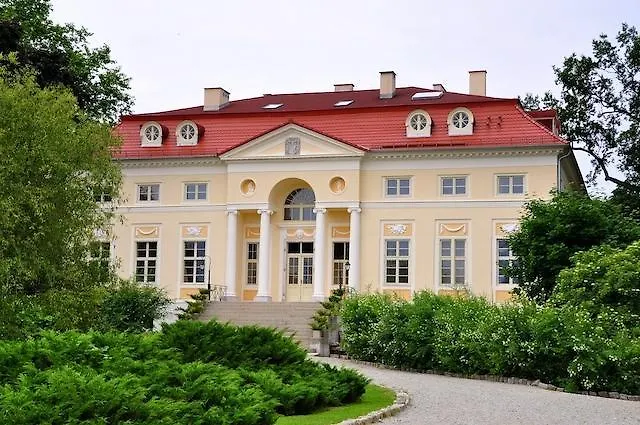 Palac Alexandrow Wroclaw Airport Samotwor