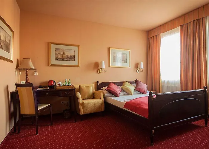 Palac Alexandrow Wroclaw Airport Hotel Samotwor