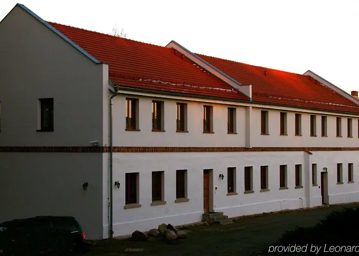 Palac Alexandrow Wroclaw Airport Hotel 4*