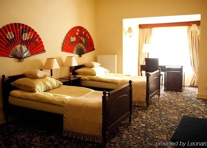 Palac Alexandrow Wroclaw Airport Hotel 4*